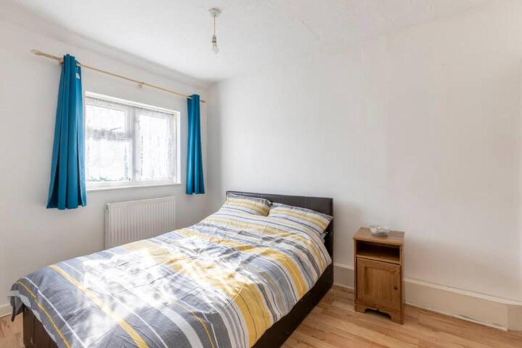 Cosy 1 Bedroom Flat Near Town Centre * Barking (Greater London)